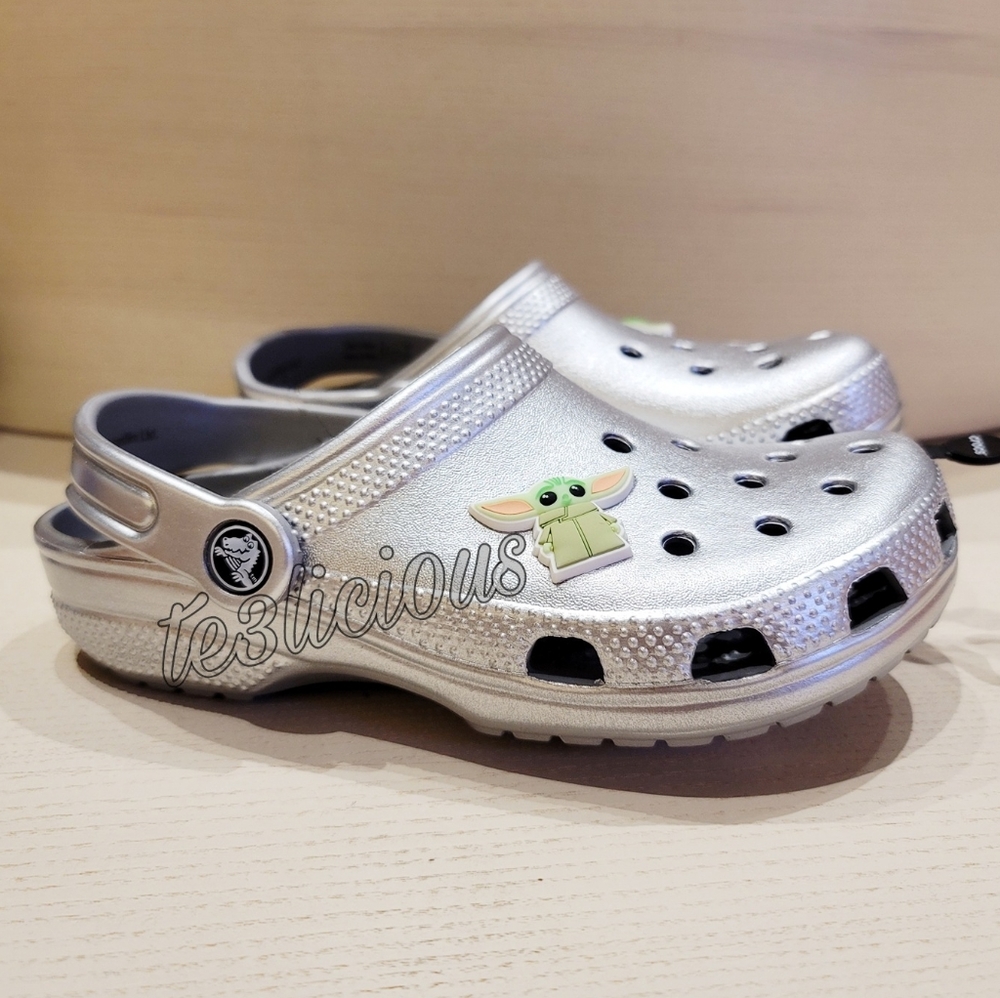 DISNEY PARKS THE CHILD BABY YODA MANDO CROCS - Picture 3 of 6